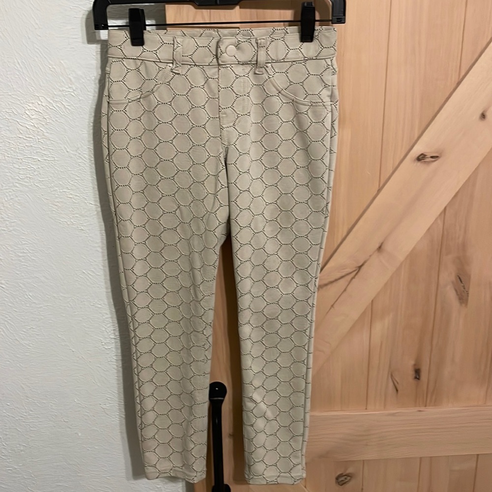 Stretchy ankle pants. Soft and comfortable. Like leggings